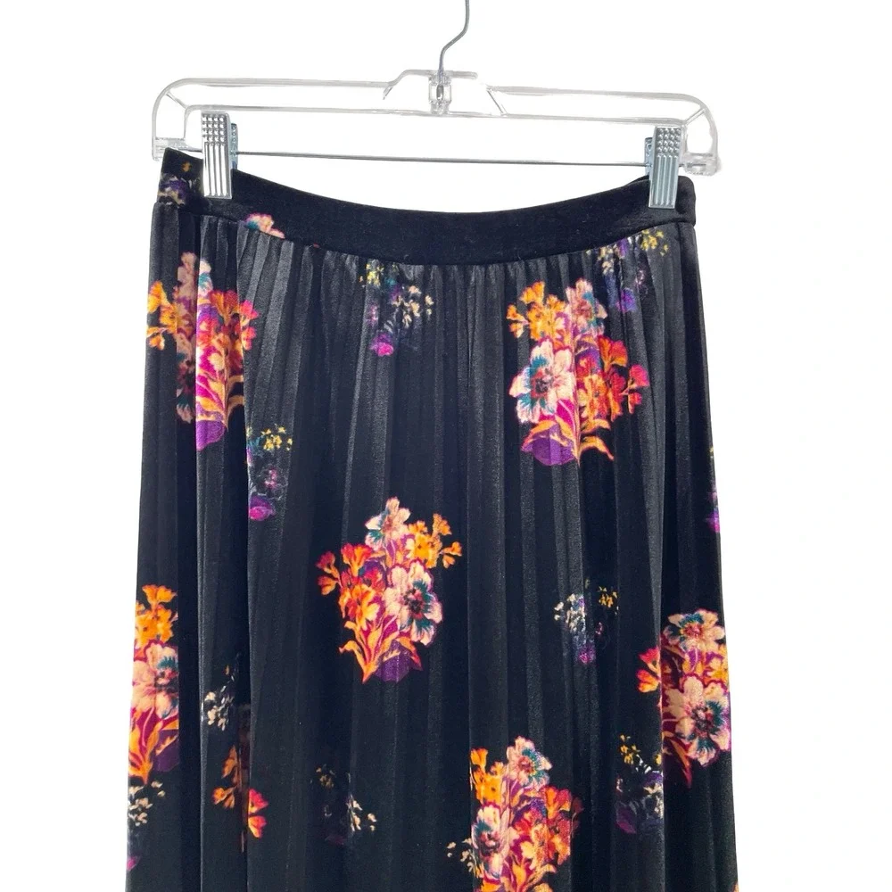 Anthropologie Maeve pleated velvet floral midi skirt Size S boho black